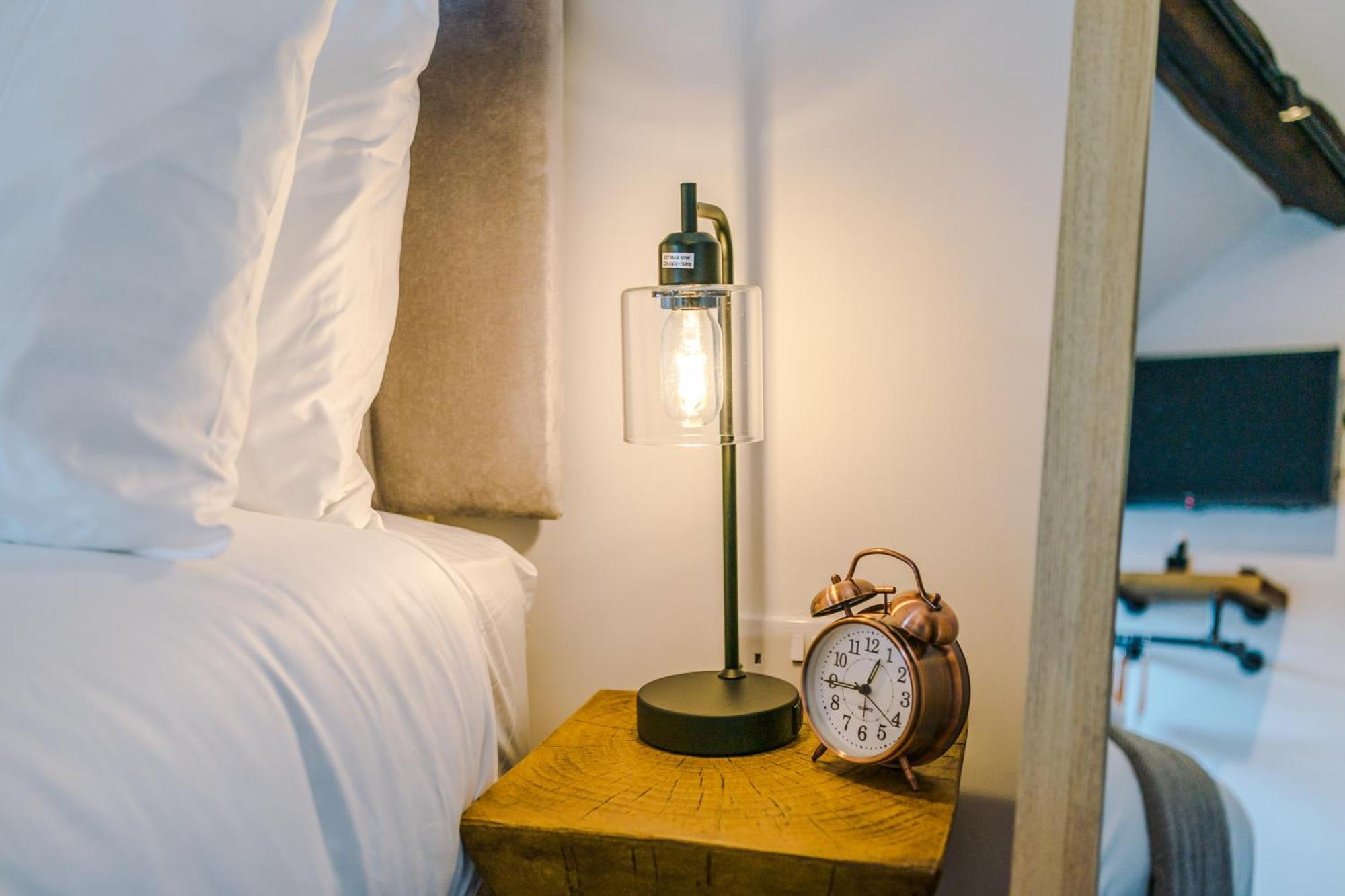 Number 21: A Breathtaking Chester Cottage With Parking Mollington  Eksteriør bilde