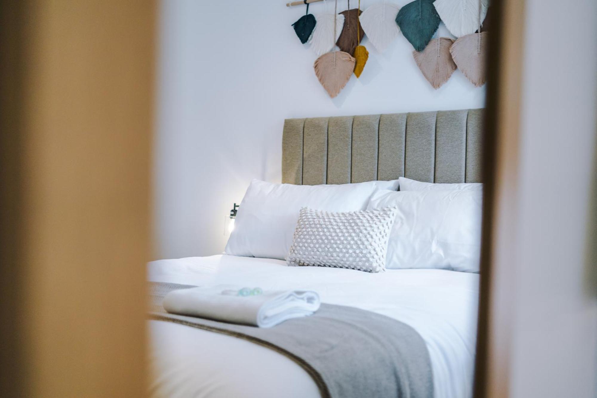 Number 21: A Breathtaking Chester Cottage With Parking Mollington  Eksteriør bilde
